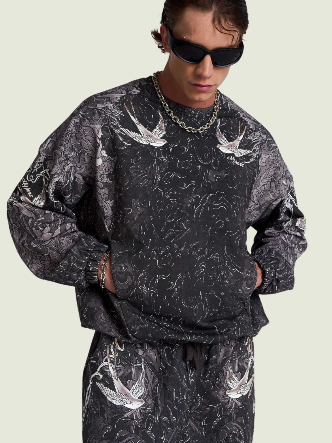 dark joy ovrsz svitshot 1