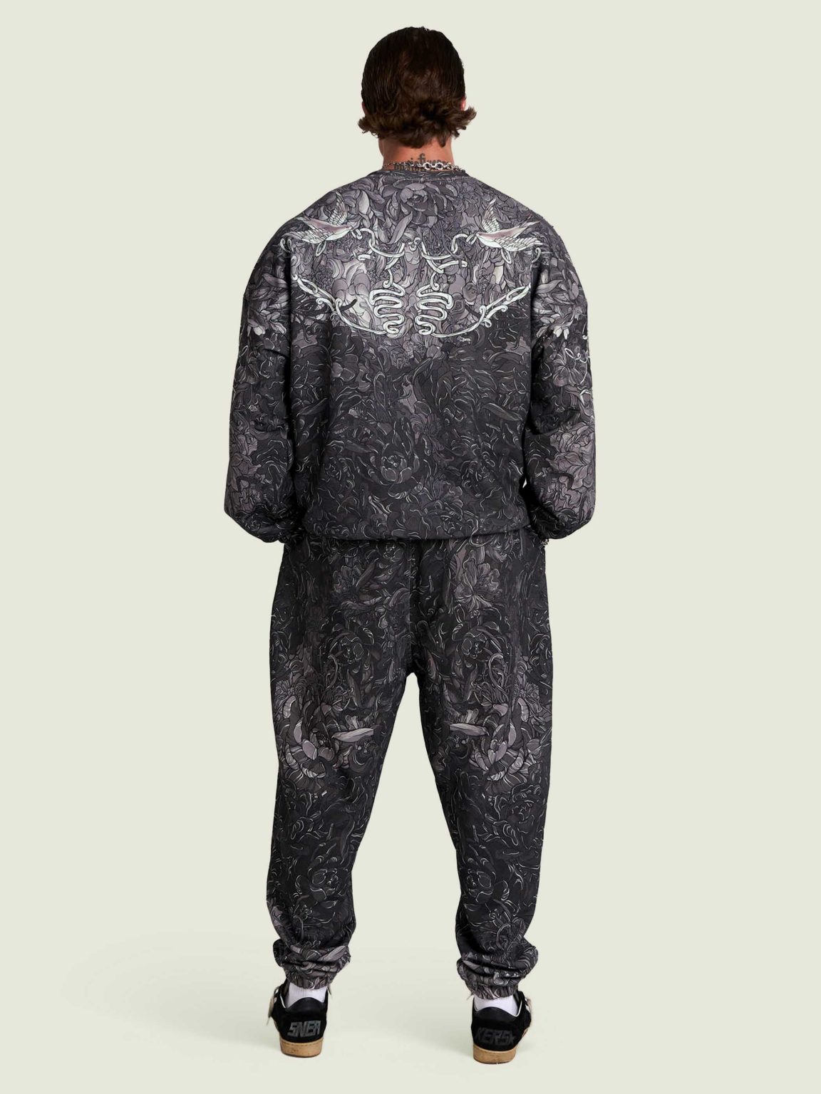 dark joy ovrsz svitshot 5