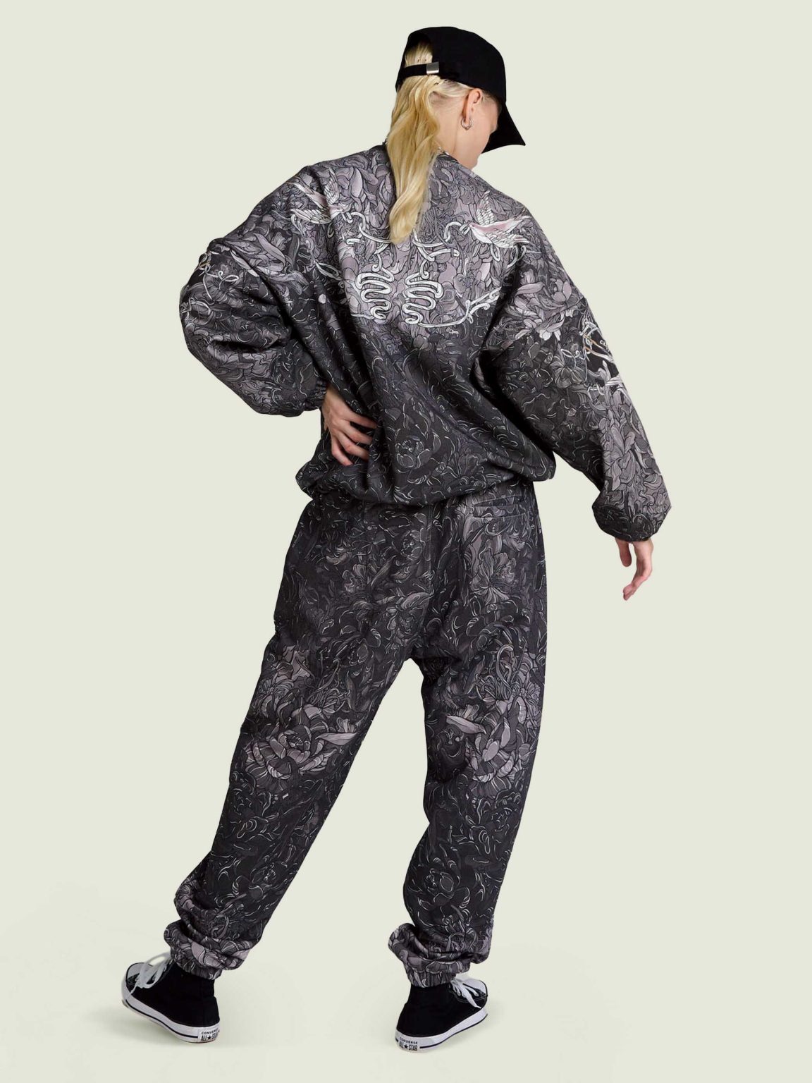 dark joy ovrsz svitshot 7