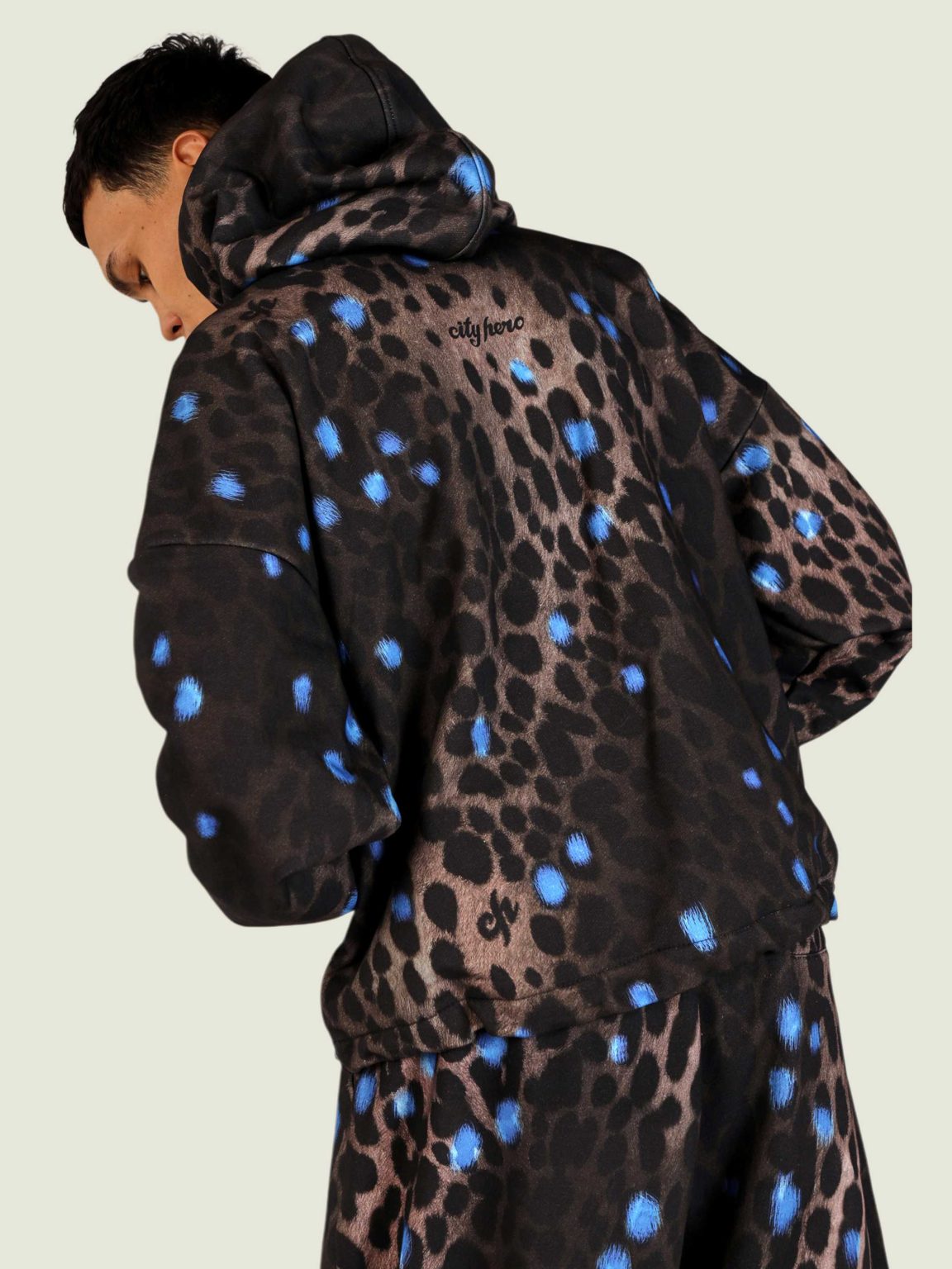 leopard ovrsz hoodie 3
