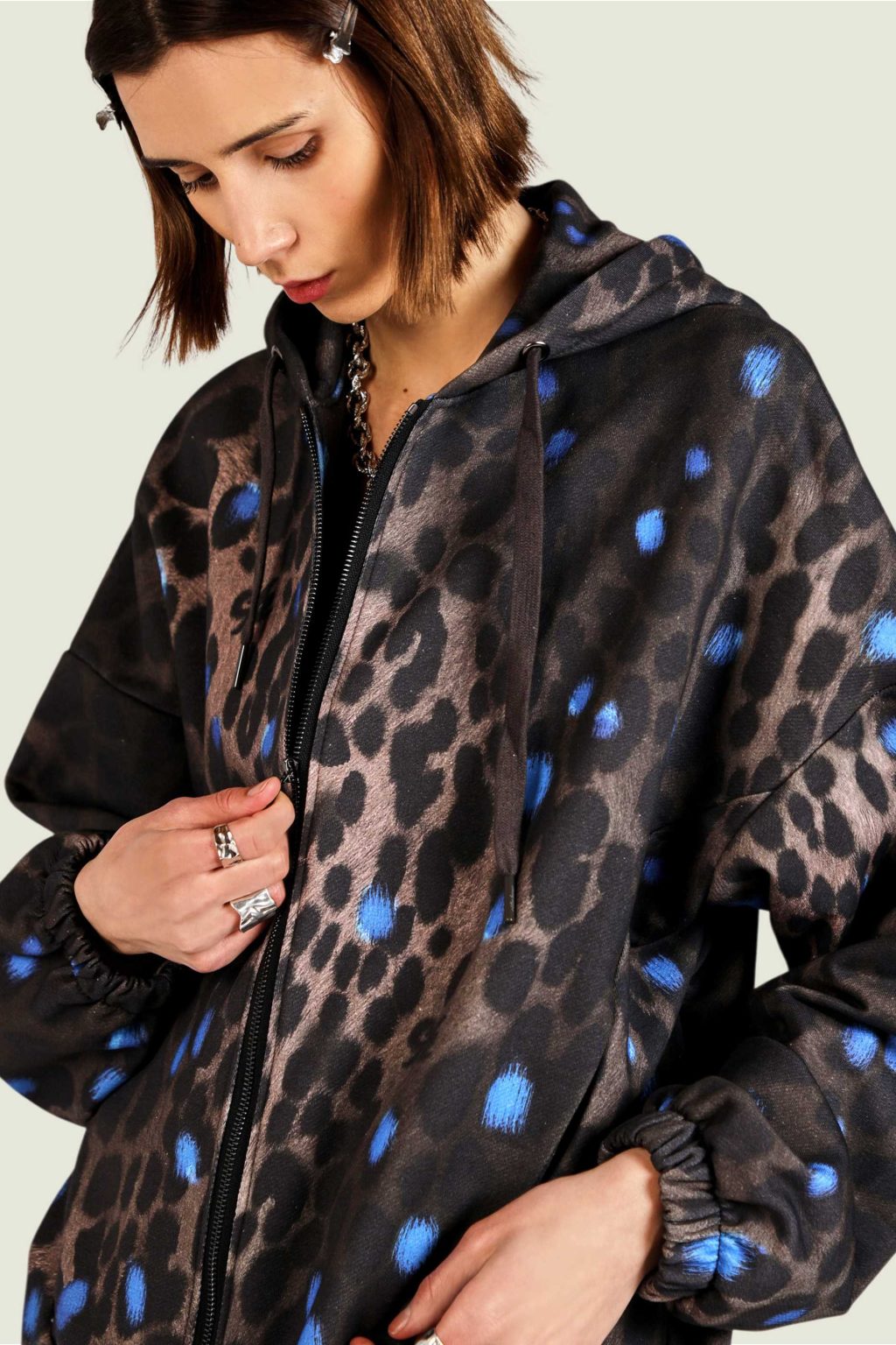 leopard ovrsz hoodie na molnii 5
