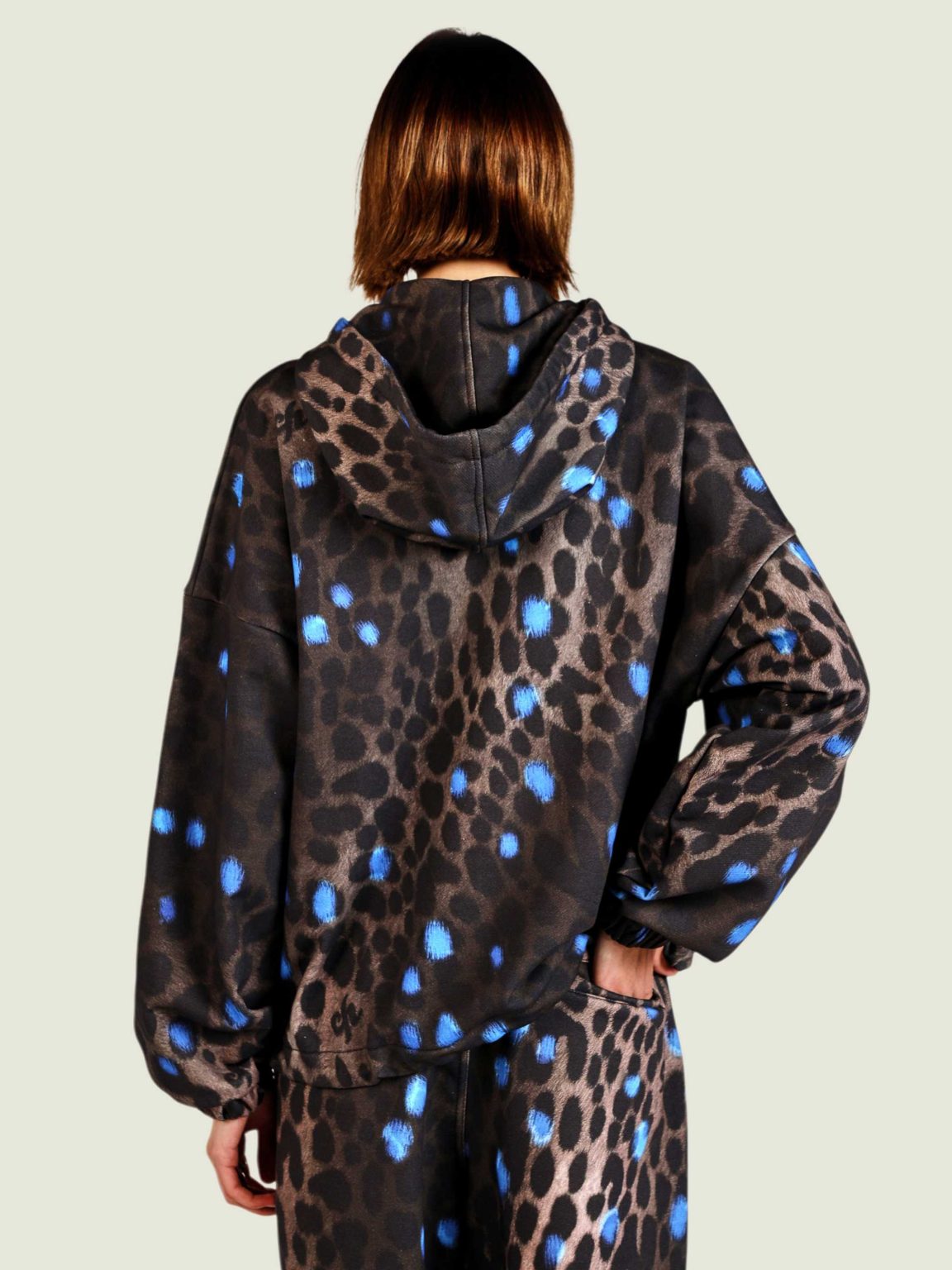 leopard ovrsz hoodie na molnii 6