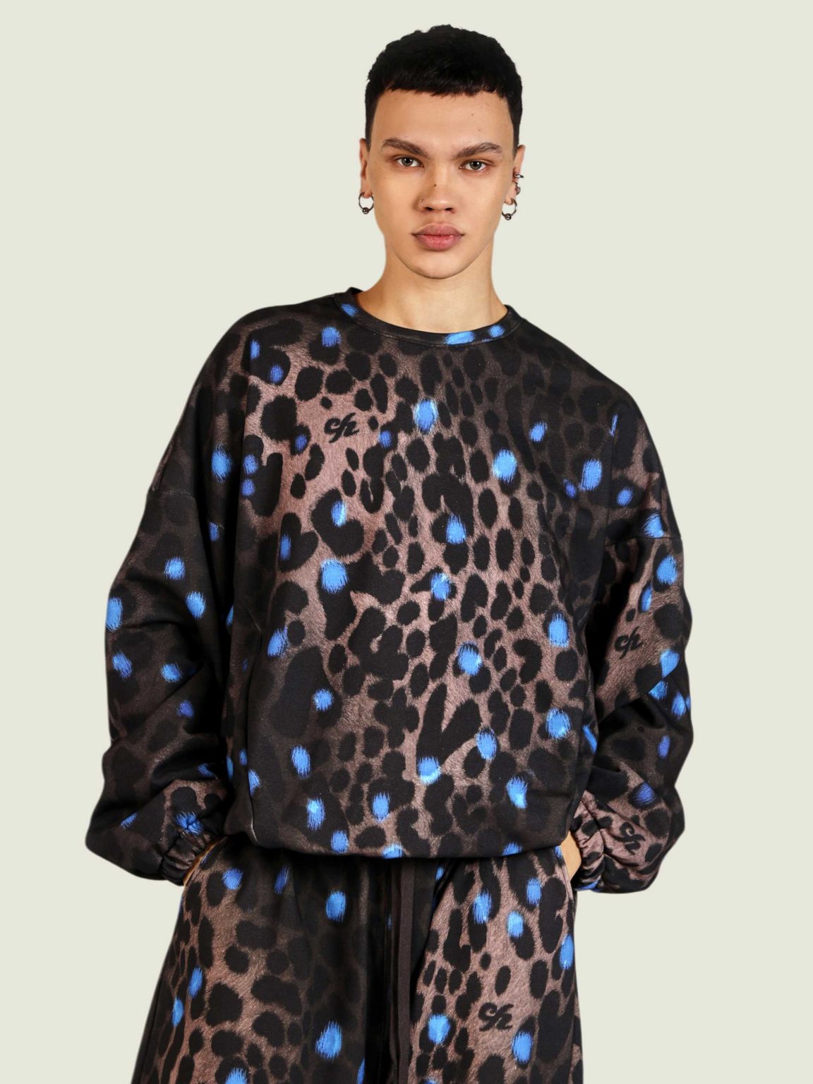 leopard ovrsz svitshot 1