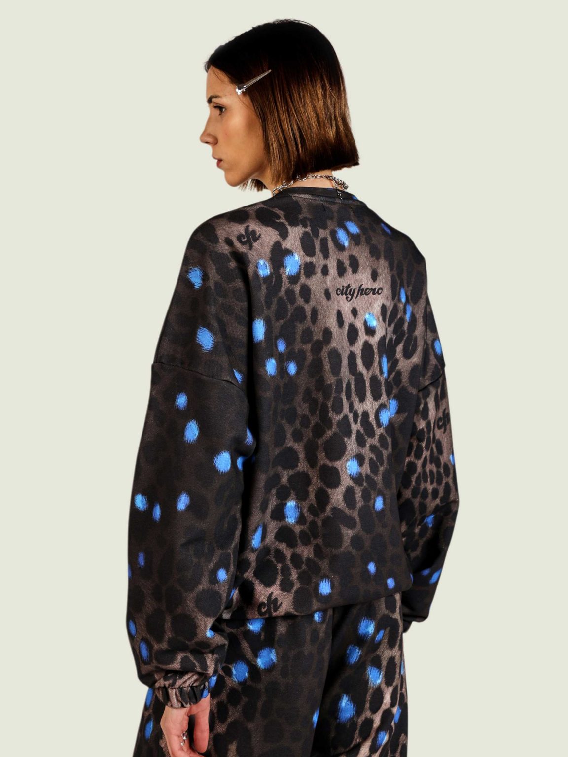 leopard ovrsz svitshot 4