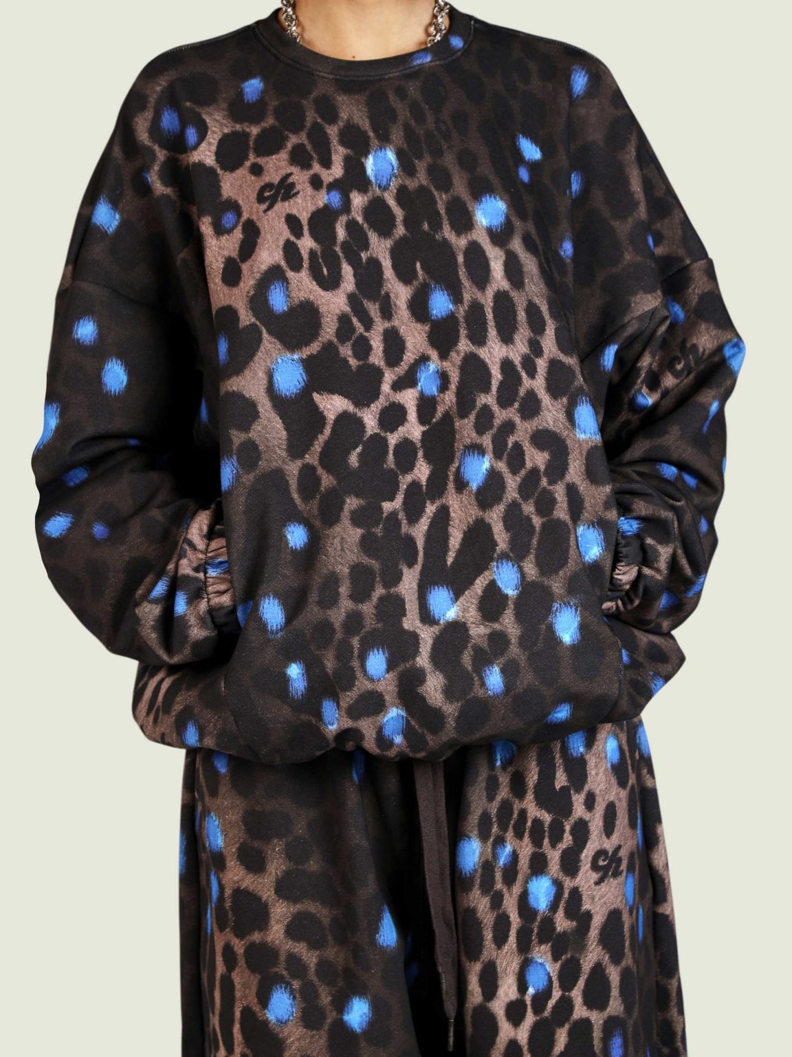 leopard ovrsz svitshot 6