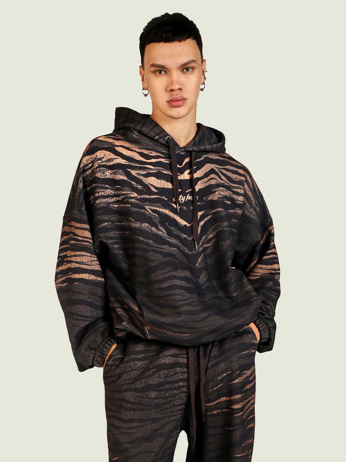 tiger ovrsz hoodie 1