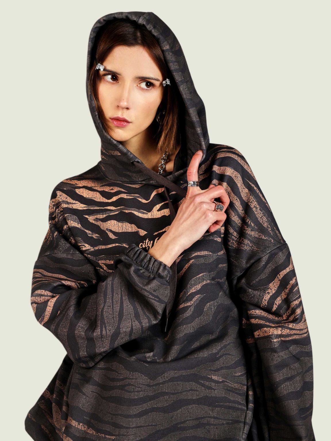 tiger ovrsz hoodie 3