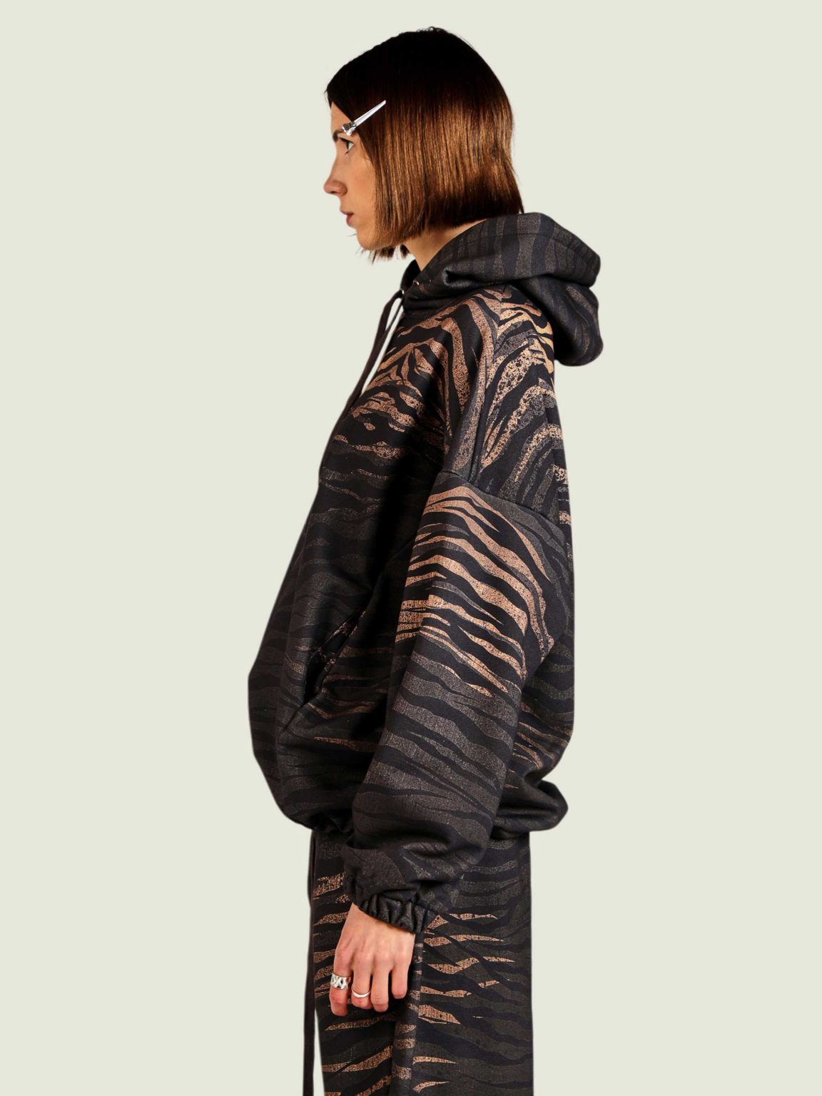 tiger ovrsz hoodie 7