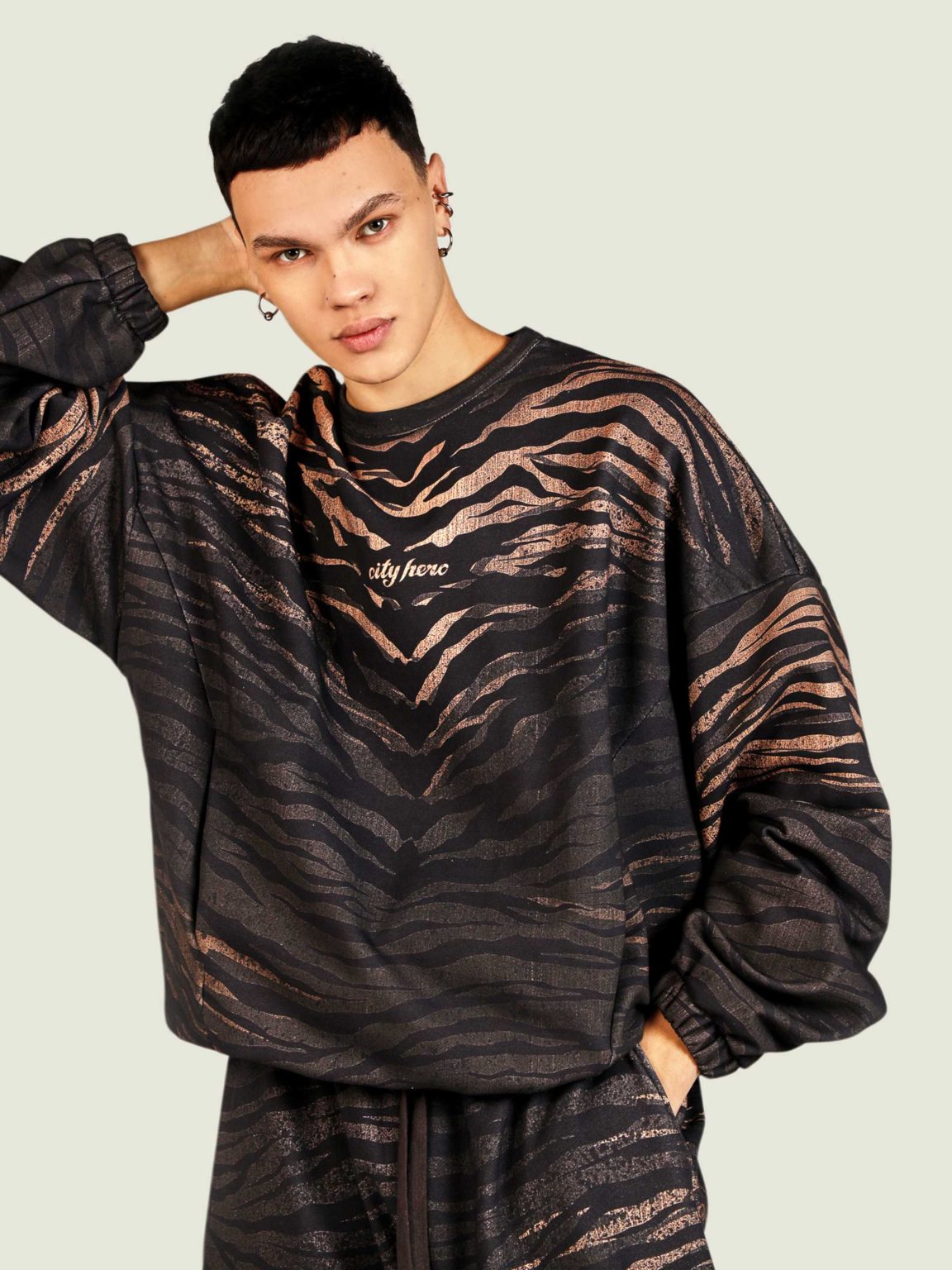 tiger ovrsz svitshot 2