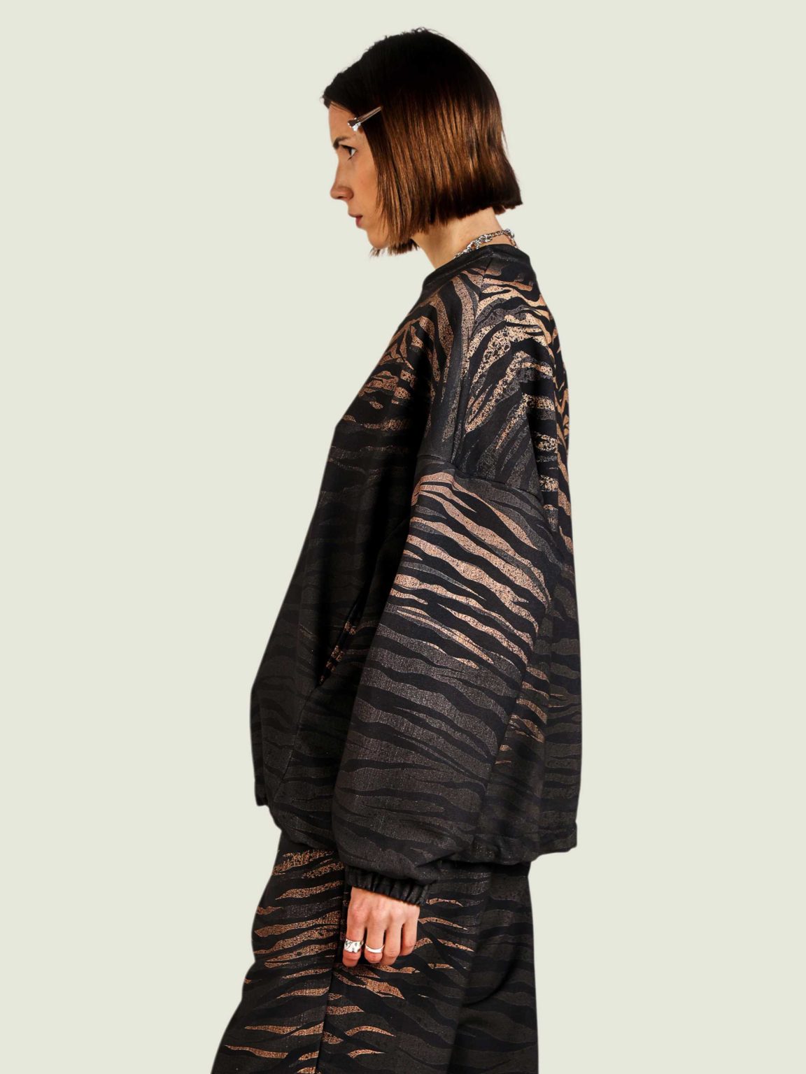 tiger ovrsz svitshot 6