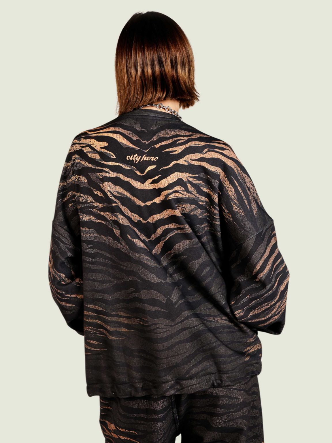 tiger ovrsz svitshot 7