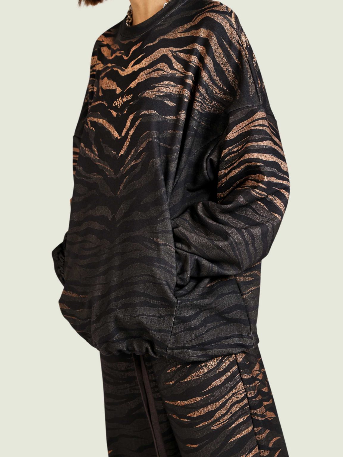 tiger ovrsz svitshot 9