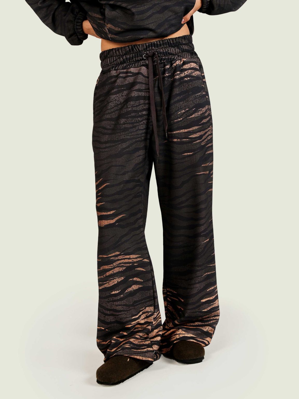 tiger shtany shirokie 1