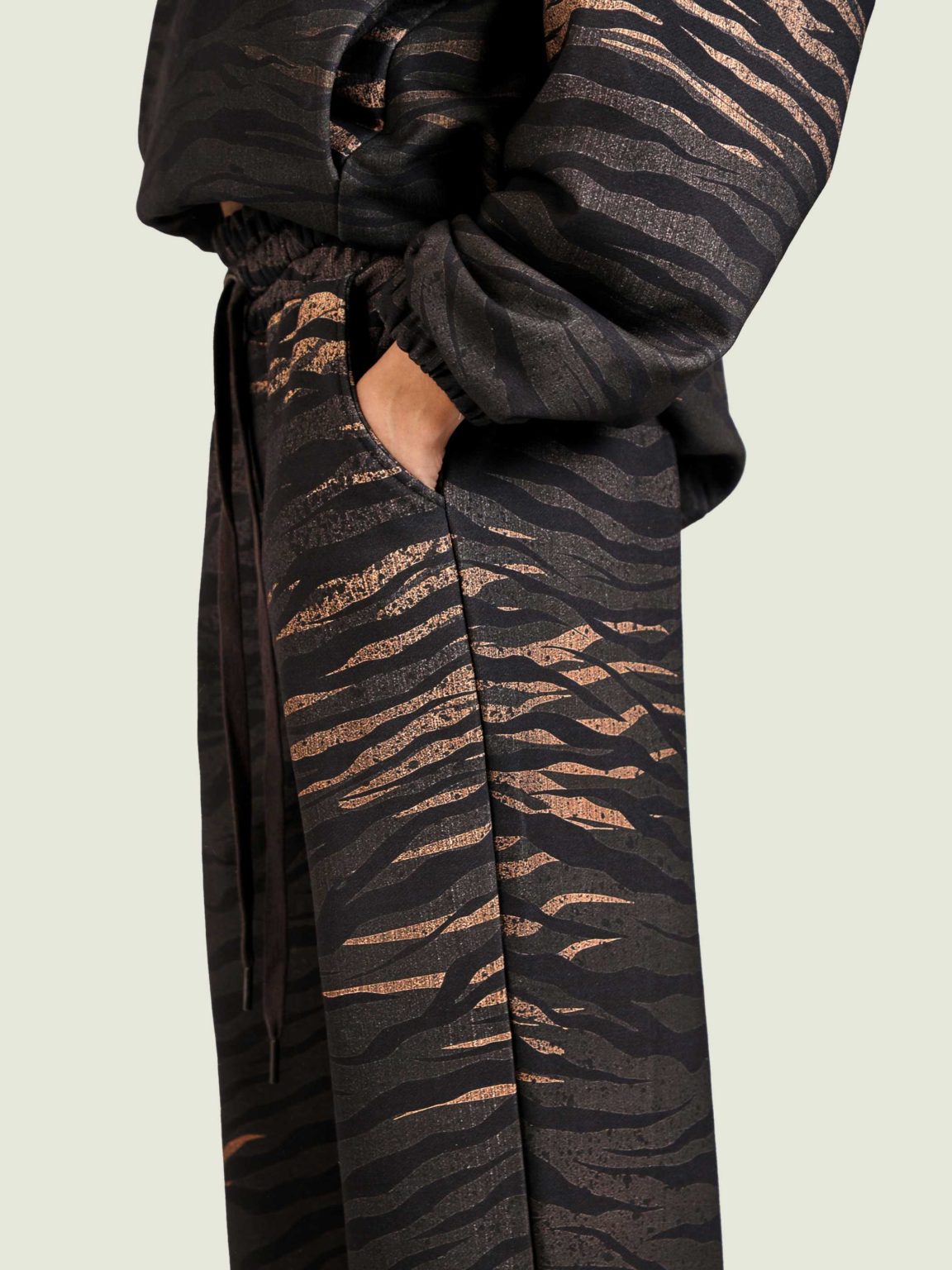 tiger shtany shirokie 8