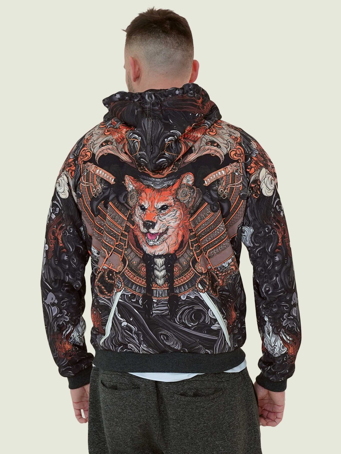 akita black hoodie na molnii 4