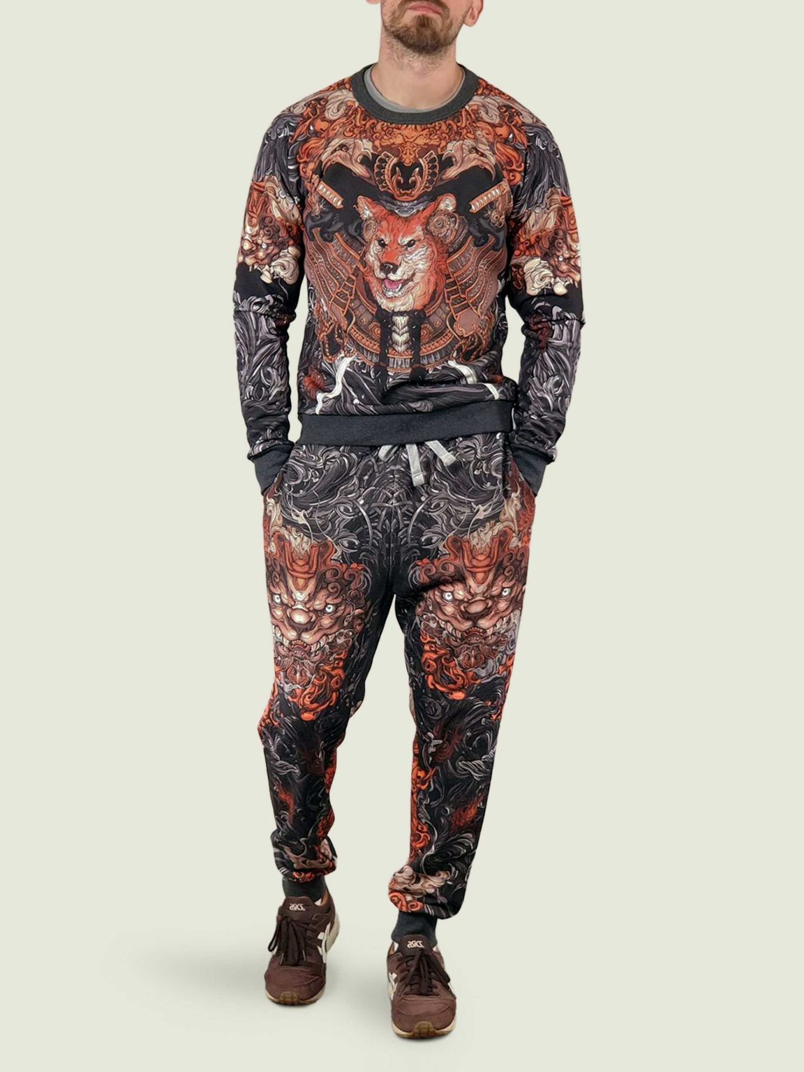 akita black ovrsz svitshot 3