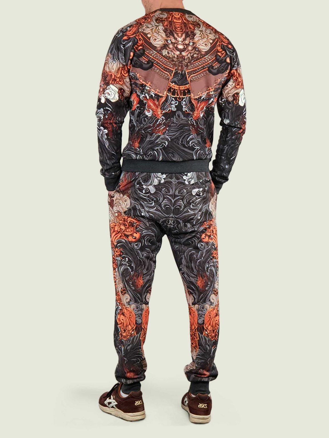 akita black ovrsz svitshot 5