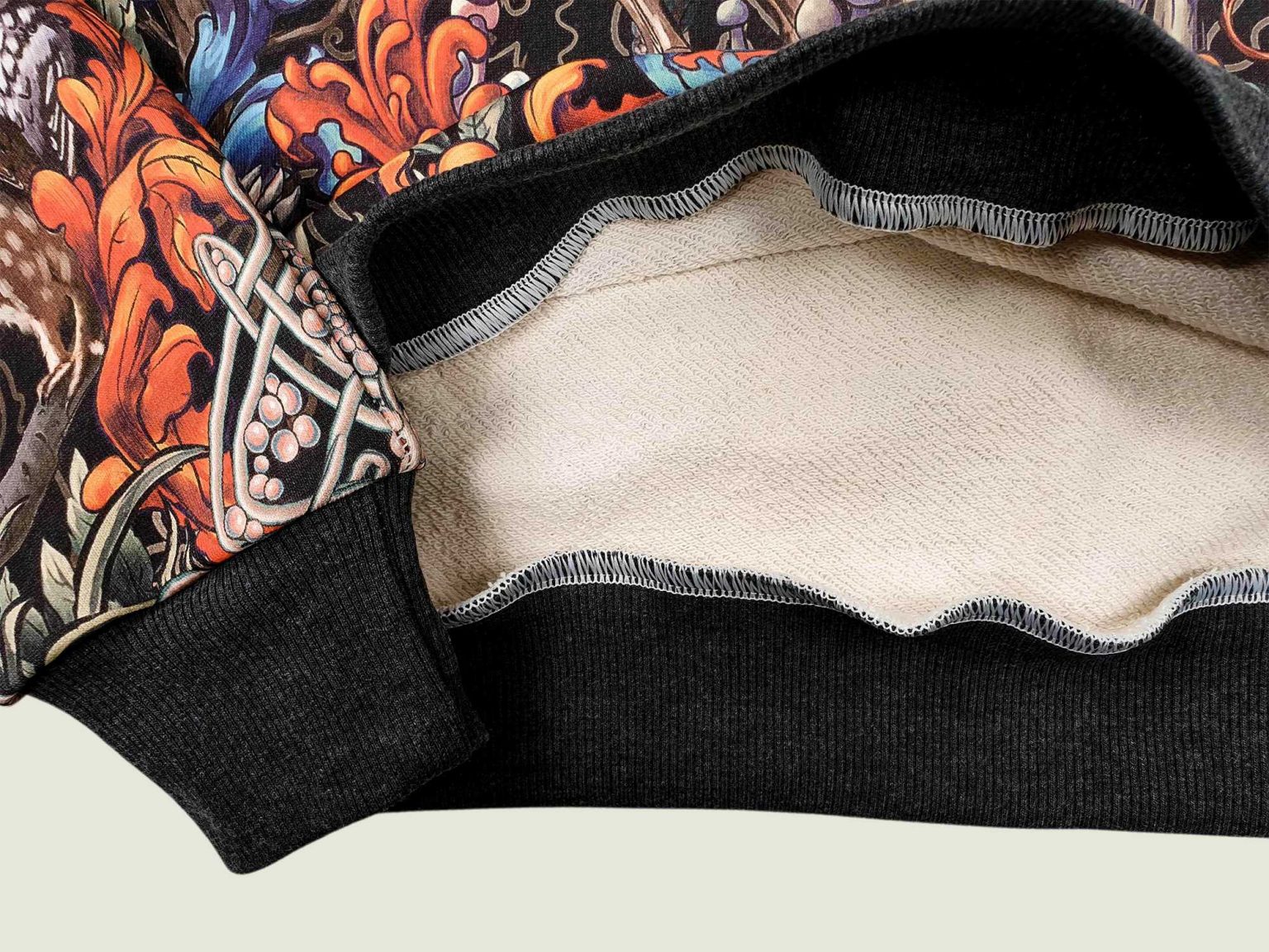 chernaya solyanka svitshot 9