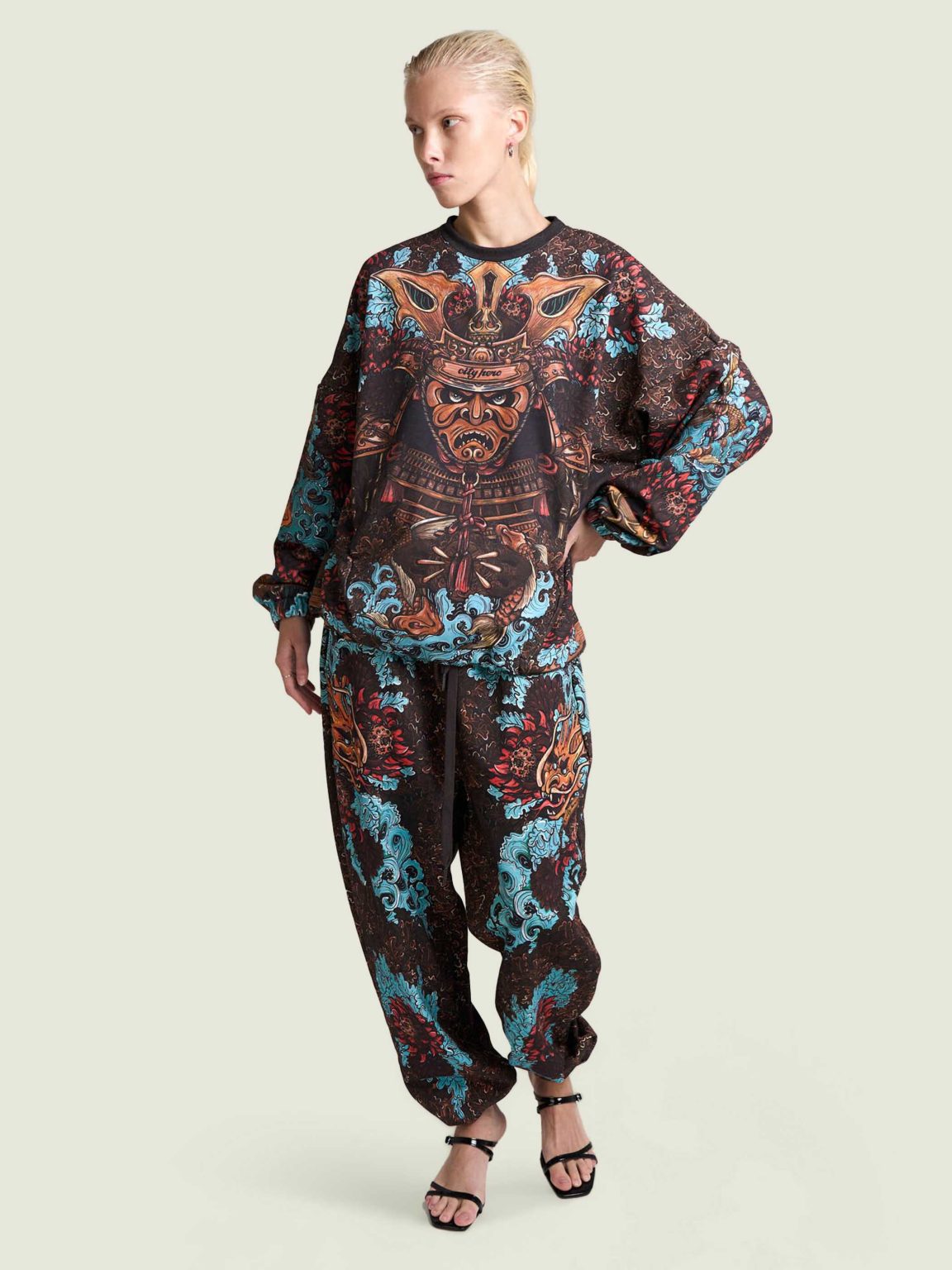 samurai story 1.0 ovrsz svitshot 7