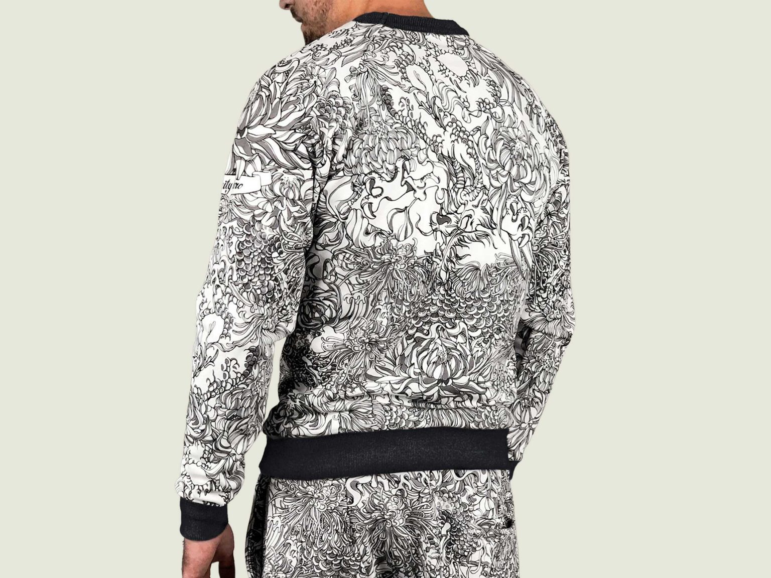 samurai story 3.0 milky svitshot 5