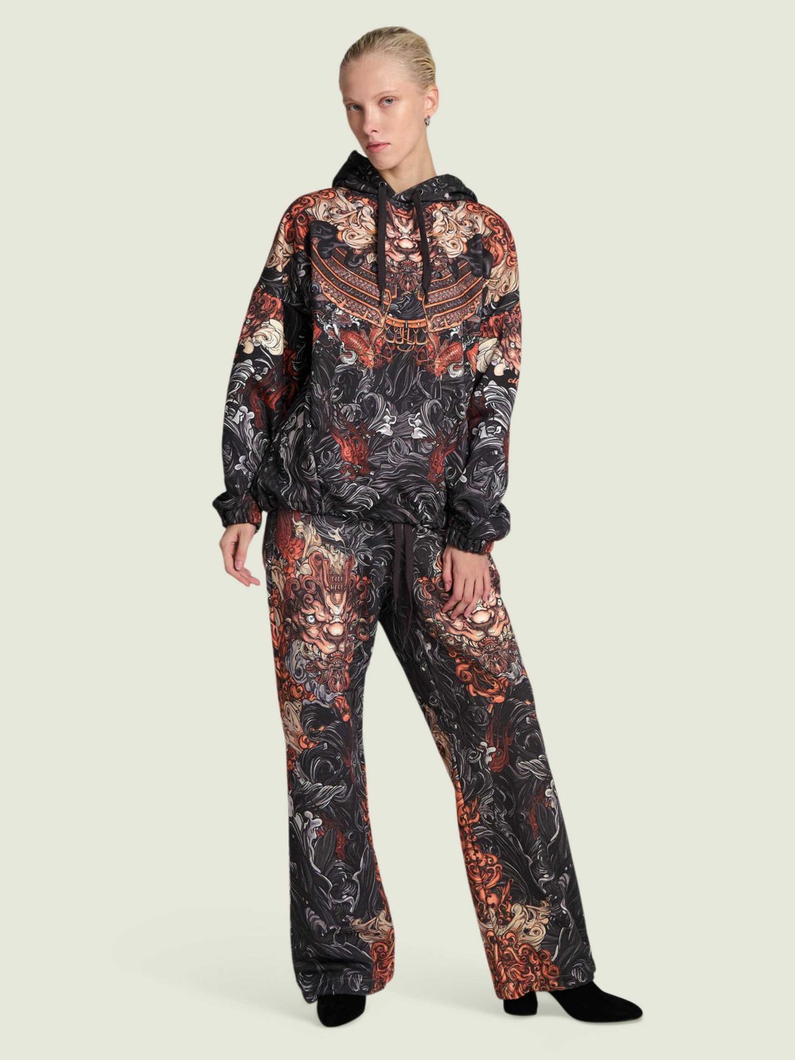 akita black ovrsz hoodie 3