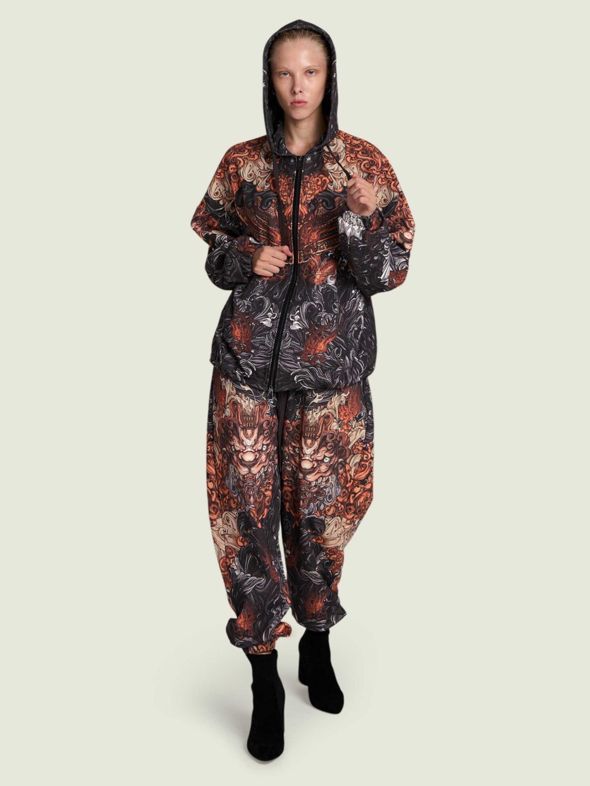 akita black ovrsz hoodie na molnii 4