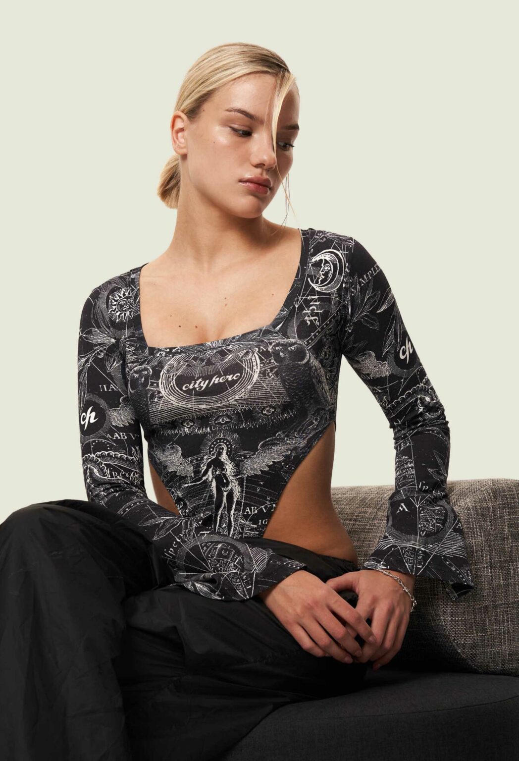 alchemy black body-kare 1