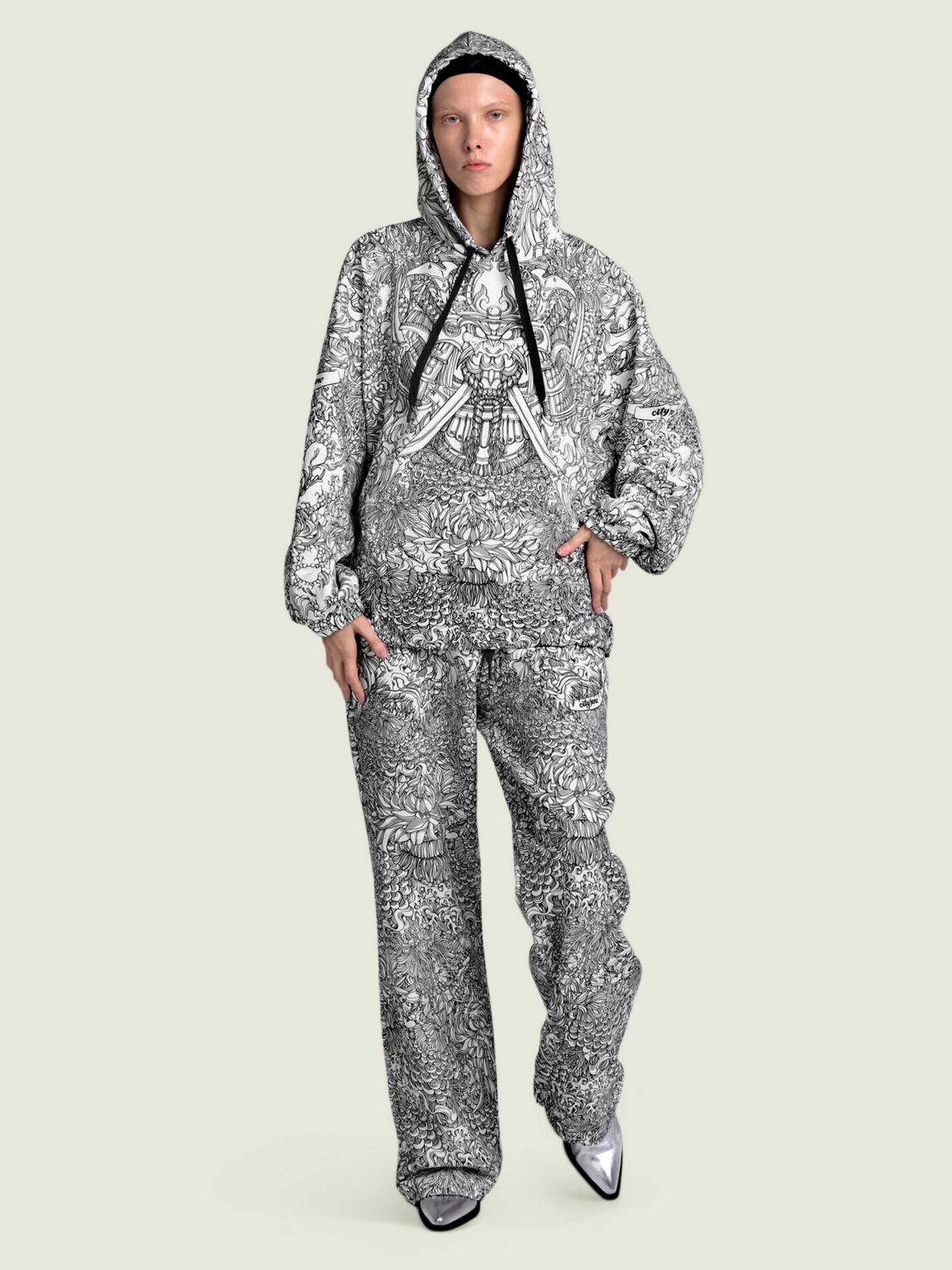 s.s. 3.0 milky ovrsz hoodie 2