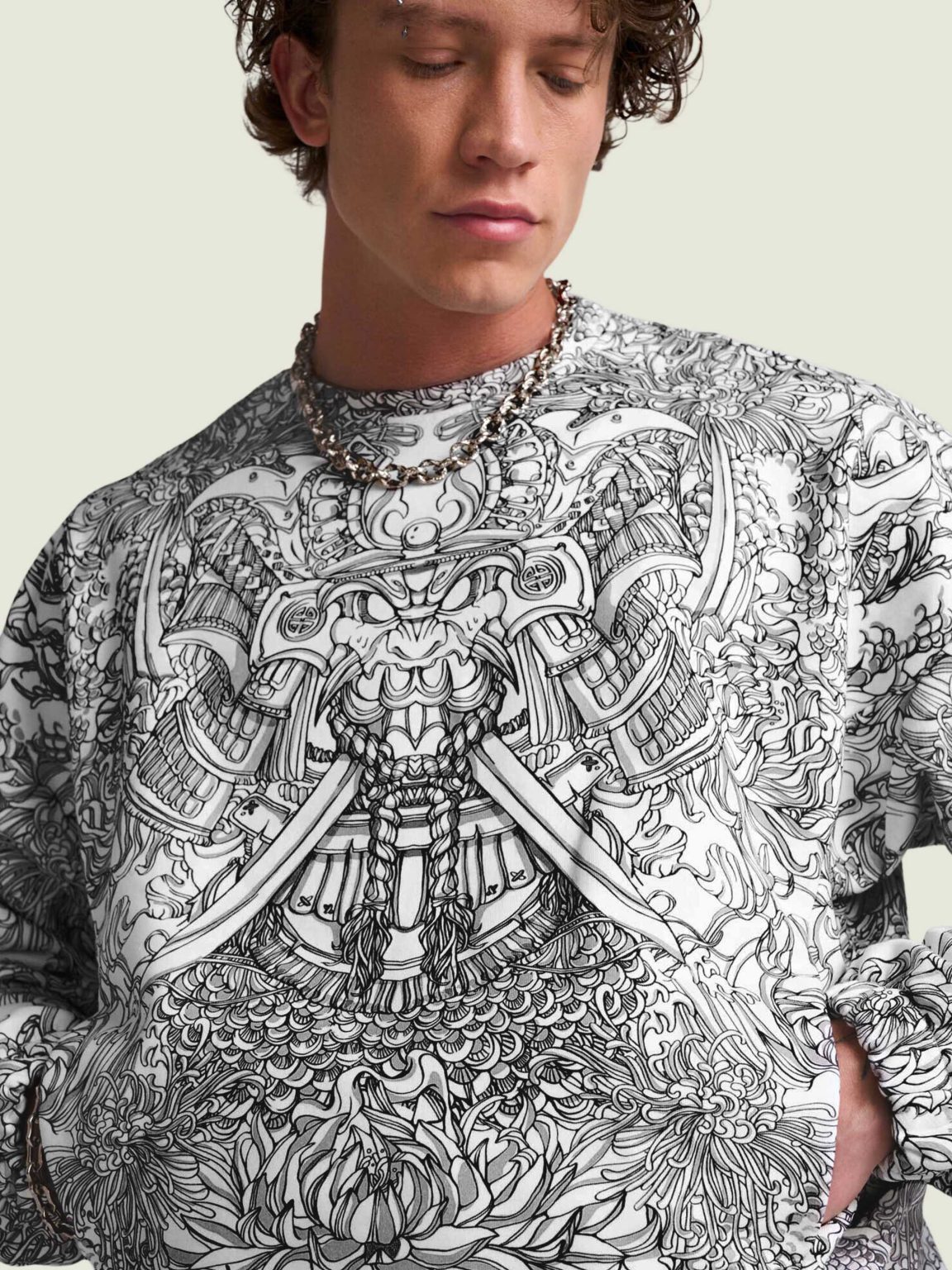 s.s. 3.0 milky ovrsz svitshot 3