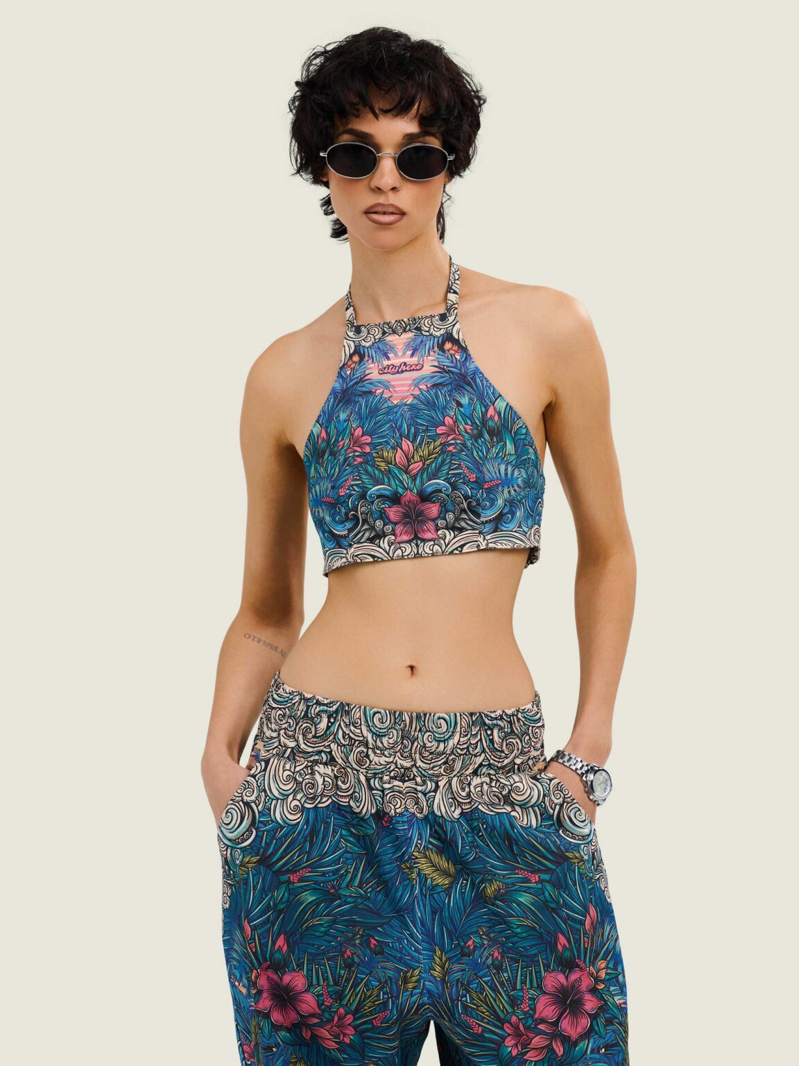 pacific-vivid-top-girl-2